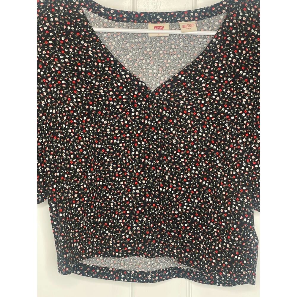 Levis Top Women's Black Floral Cropped Button Top Sz M Short Sleeve Cowgirl Boho - Picture 2 of 11